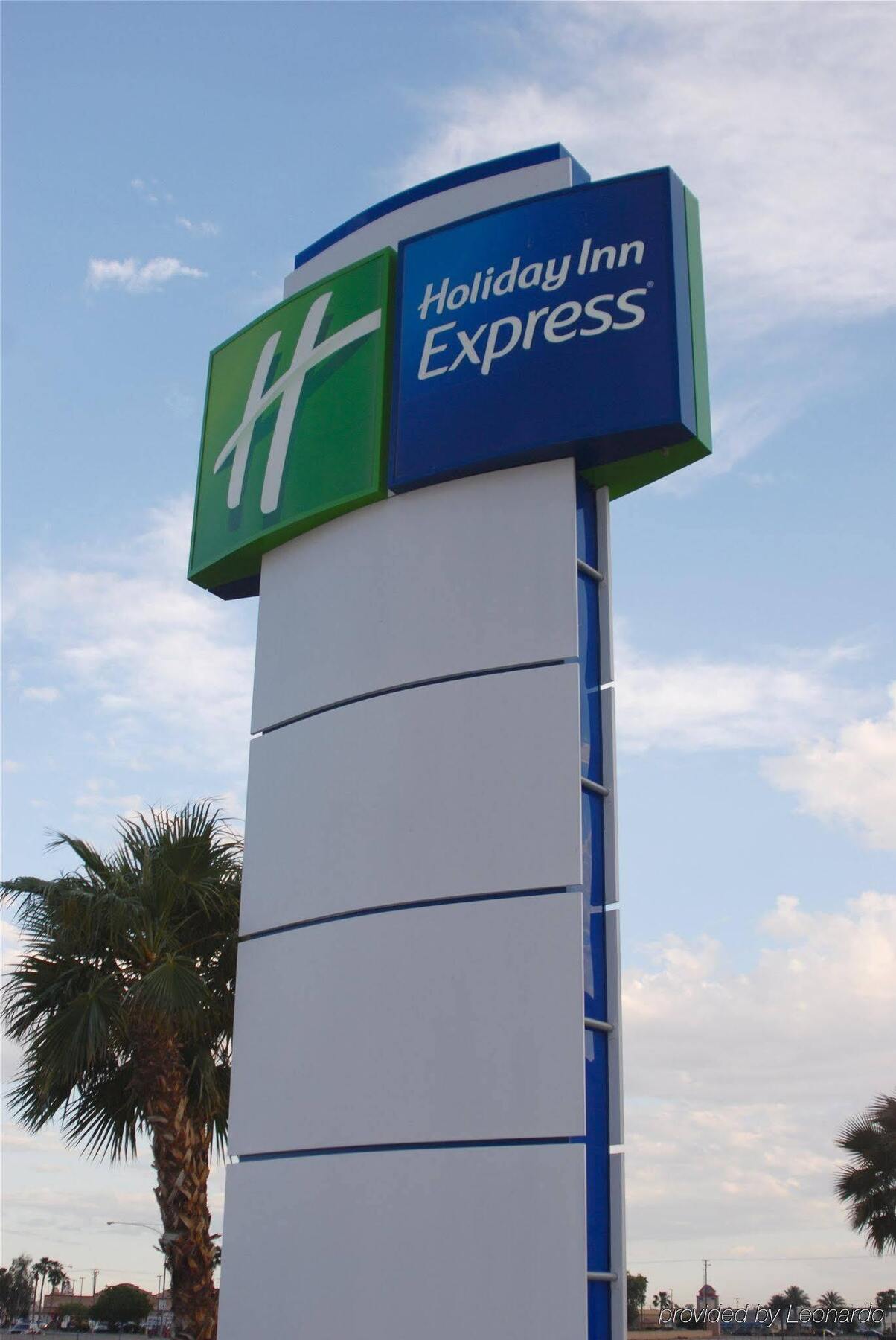 Hampton Inn By Hilton Calexico Exterior photo